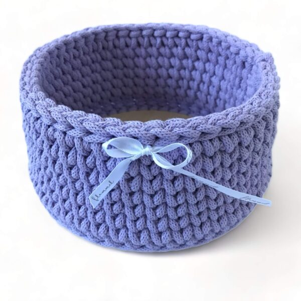 Háčkovaný košík 20 cm levandulový - Image 3