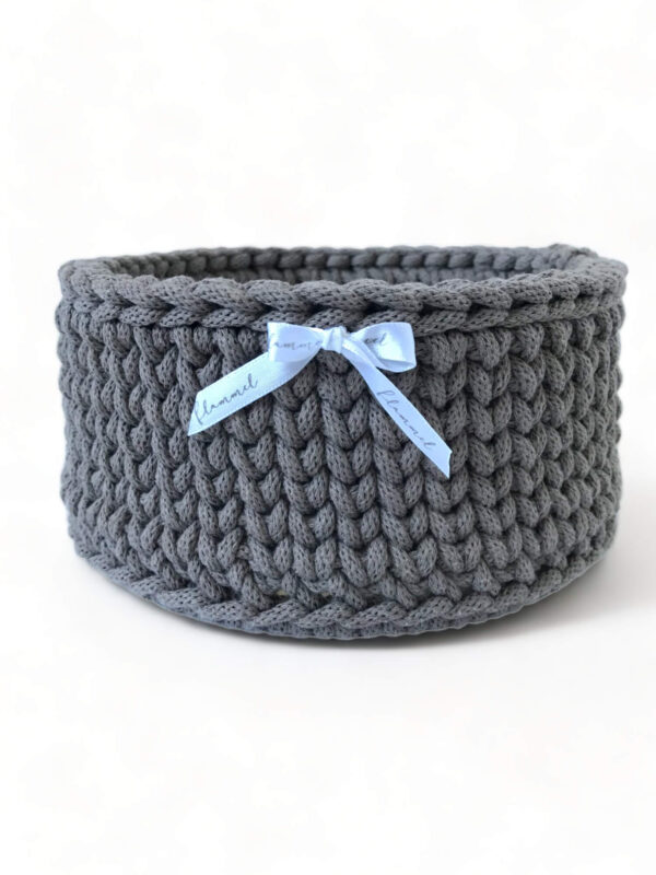 Háčkovaný košík 20 cm v barvě mokka