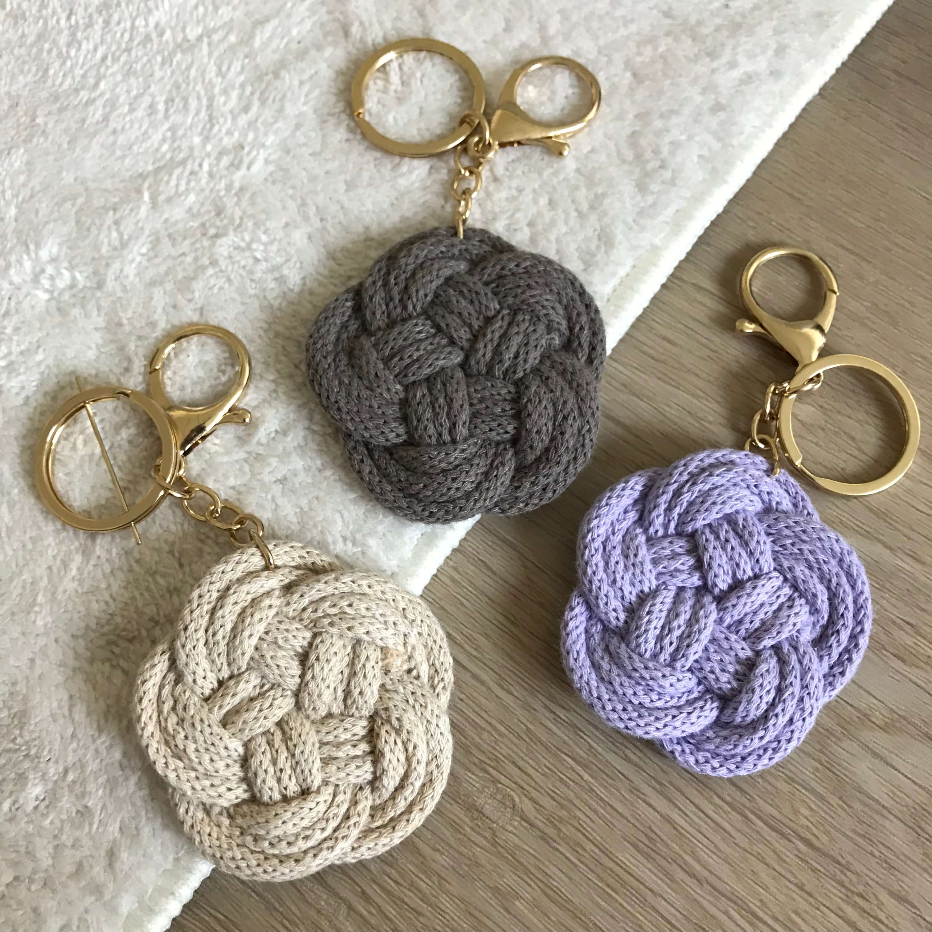 Macramé klíčenka Turk´s head 2