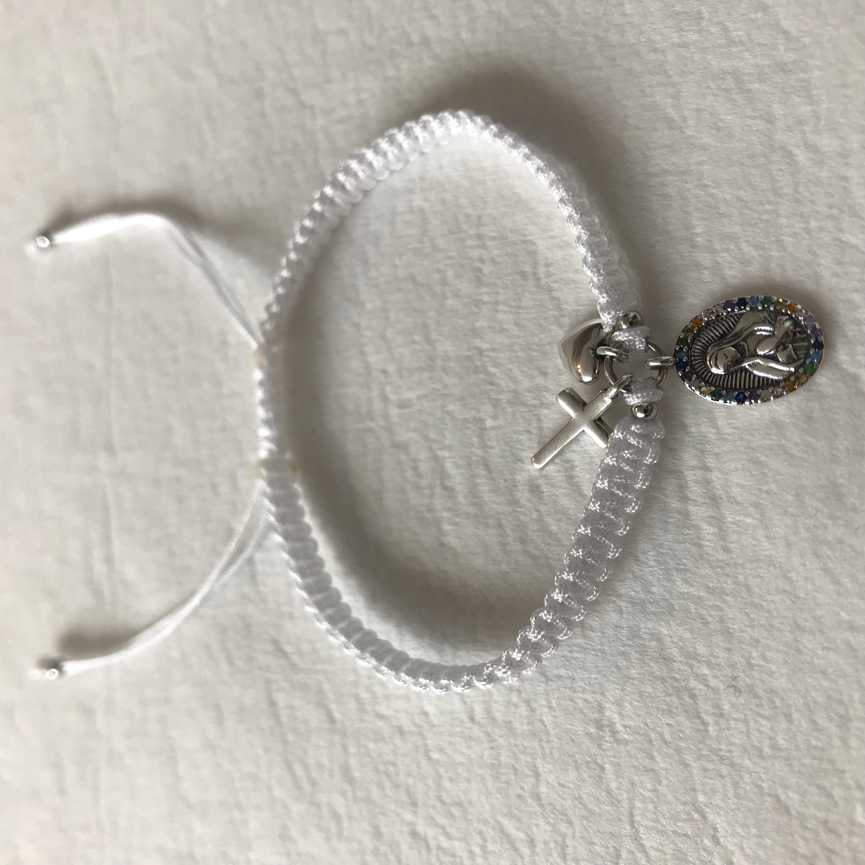 Macramé náramek medailonek Panna Marie 4