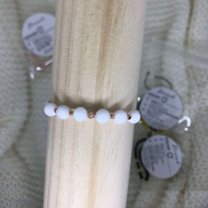 Macramé náramek, minerální kámen jadeit a filigránový korálek