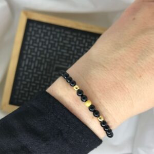 Náramek s minerálním kamenem onyx a hematit