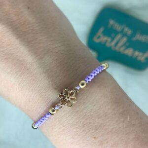 Macramé náramek květina s korálky z hematitu, fialový