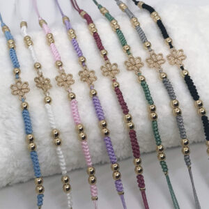 Macramé náramek květina s korálky z hematitu, zelený